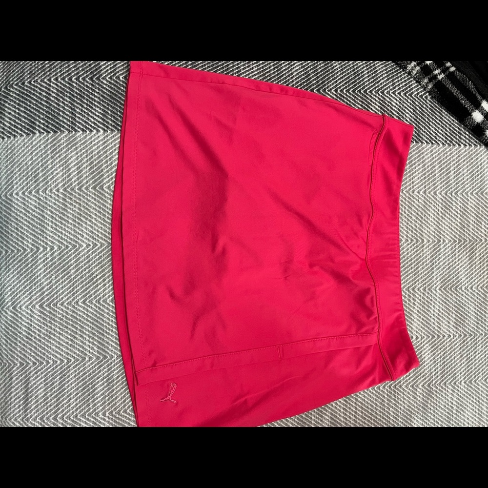 Deep pink, Golf puma skort. Medium in size. Great condition.